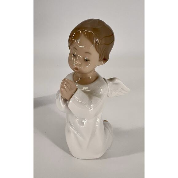 Lladro Figurines "Angel Praying" #4538 & “Girl Holding Rooster” #4677 No Box - Picture 2 of 14